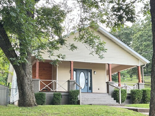 Enjoyable 3-bedroom house with AC in charming Van Buren