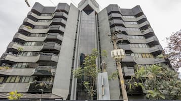 Basic Apartment | Exterior
