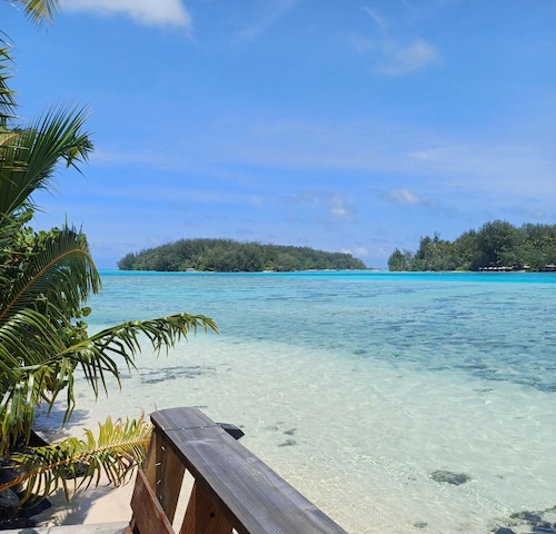 GAIA BEACH AND LAGOON - At Tiahura place