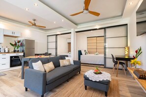 2 عدّة غرف نوم ومكواة/لوح كي وسرير سفر وواي فاي