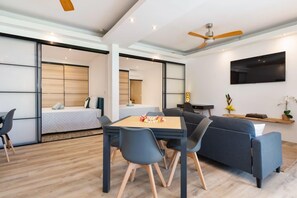 2 chambres, fer et planche à repasser, lit de bébé portatif, Wi-Fi