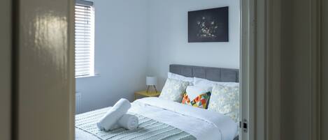 2 bedrooms, iron/ironing board, WiFi, bed sheets