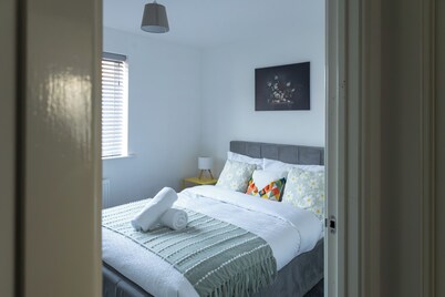 Central Coventry2 Bed House w/Parking|Fast Wi-fi