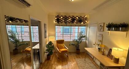 Cozy Studio in Holywood