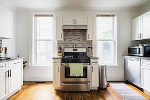 Exclusive House, Non Smoking, Patio | Private kitchen | Full-sized fridge, microwave, oven, dishwasher