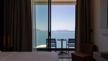 Habitación estándar doble, balcón, vistas al mar | Sistema de insonorización y wifi gratis