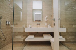 Standard Double Room, Balcony, Courtyard View | Soundproofing, free WiFi - Magnus Hotel (Vlorë)