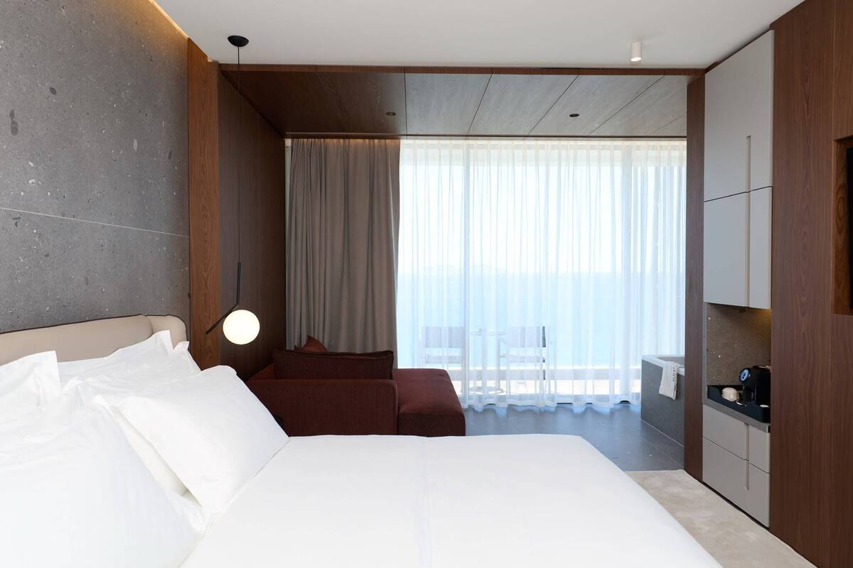华丽套房, 热水浴缸, 海景 | 迷你吧、隔音、免费 WiFi、床单