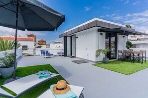屋外ダイニングエリア