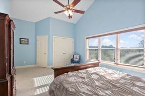 5 habitaciones, tabla de planchar con plancha, wifi y ropa de cama 