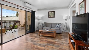 Apartamento, 1 cama de matrimonio grande con sofá cama (Kona Plaza#414) | Zona de estar