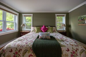 4 bedrooms, WiFi, bed sheets