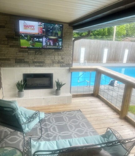 Knob Creek Falls - Private Inground Pool & Backyard to yourself! Best Location!