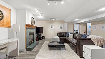 TV, fireplace, stereo