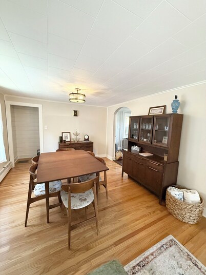 The Cottage On The Grove