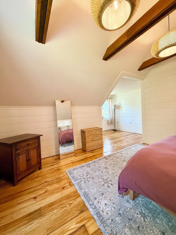 3 bedrooms, iron/ironing board, WiFi, bed sheets - The Cottage On The Grove (Catawissa)