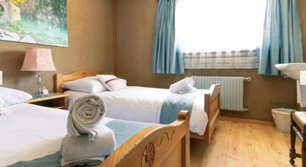 Twin Room, Shared Bathroom