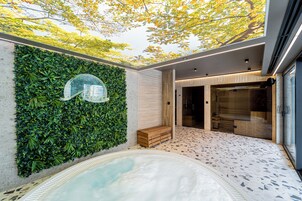 Bañera de hidromasaje interior