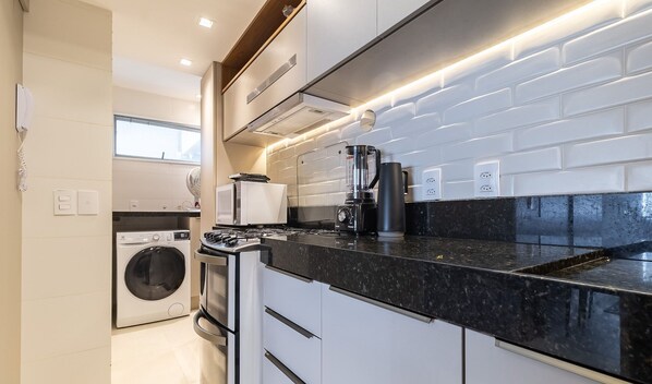 Basic Apartment | Private kitchen