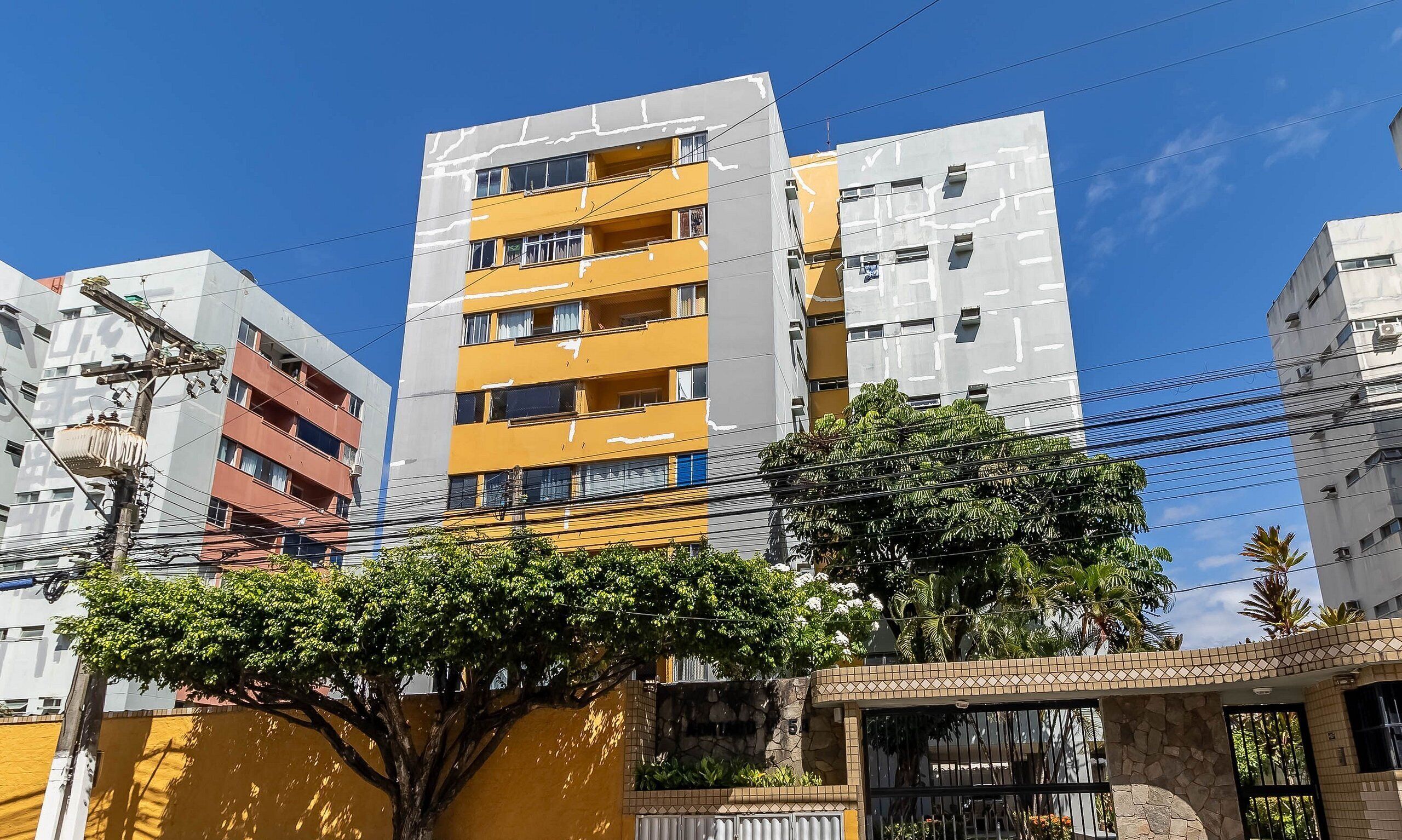 Basic Apartment | Exterior