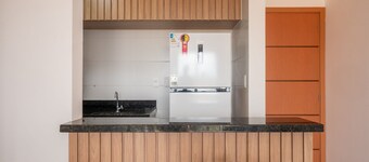 Beautiful apt in Building w Pool Guarajuba Aga0203