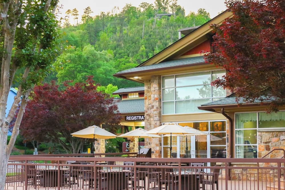 The Greystone Lodge on the River