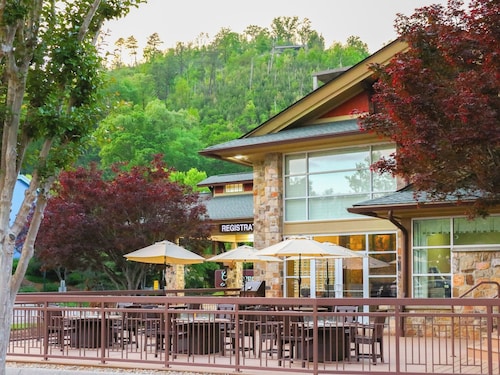 The Greystone Lodge on the River