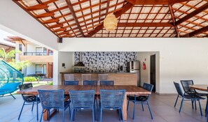 Basic Apartment | Outdoor dining