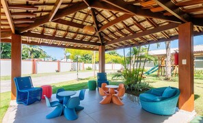 Basic Apartment | Outdoor dining