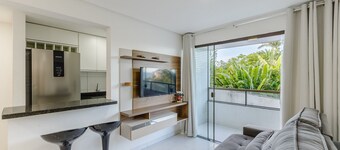 Apartment in Building With Swimming Pool Blt0007