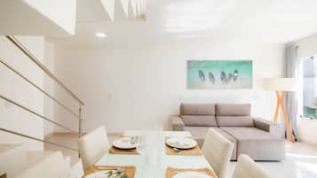 Basic Apartment | Dining