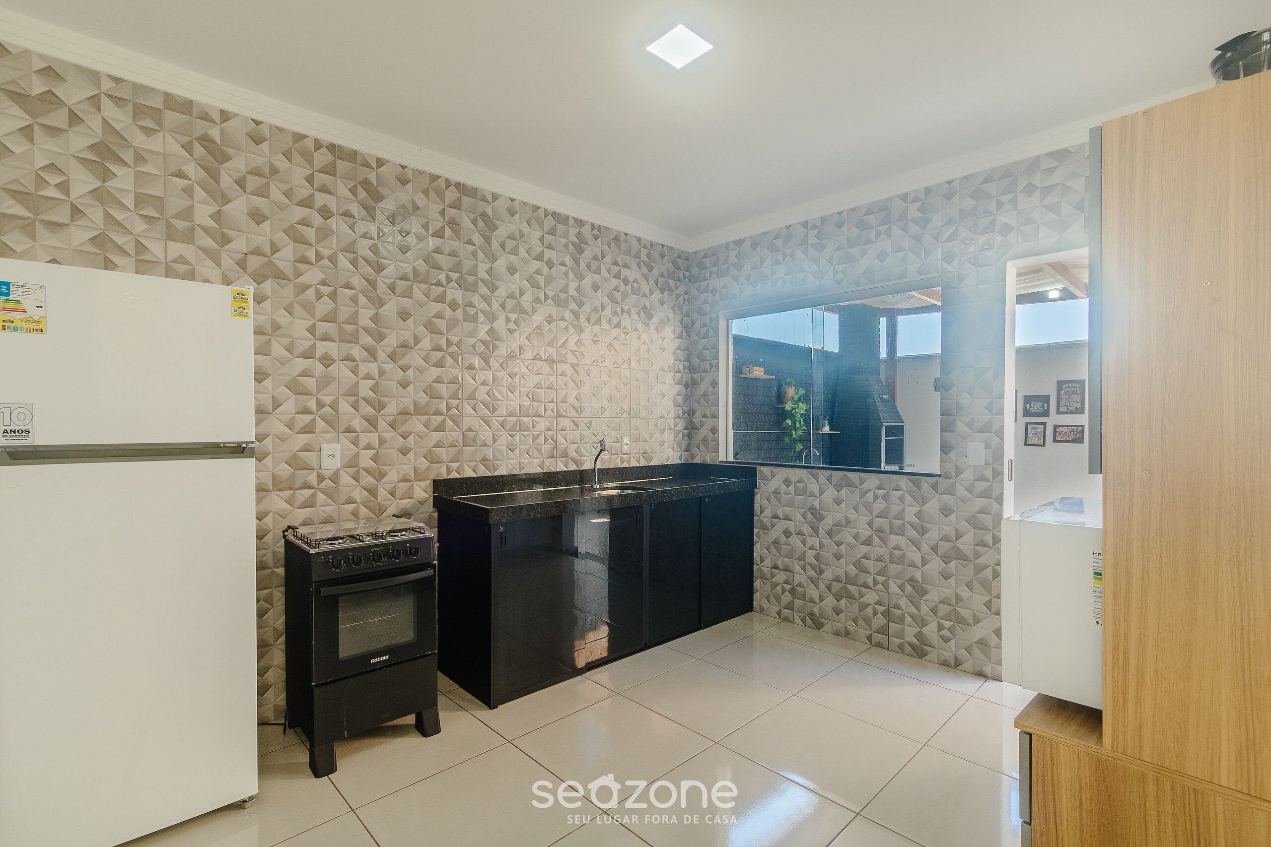 Perushuoneisto | Yksityinen keittiö | Keittoastiat/astiat/ruokailuvälineet