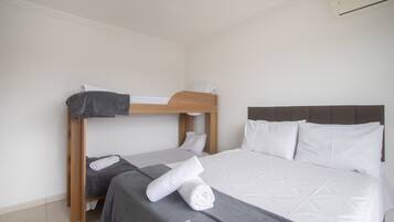 Apartamento básico | 2 quartos, Wi-Fi de cortesia