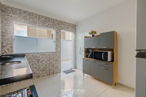 Basic Apartment | Private kitchen