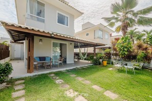 Outdoor dining - Spacious House w/ Pool in Guarajuba Cag0003 (Camaçari)