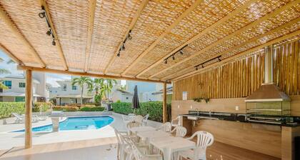 Spacious House w/ Pool in Guarajuba Cag0003