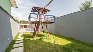 Khu v  ực dành cho trẻ em