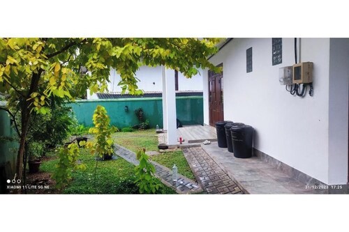 Villa Tanzanite Hikkaduwa - King Room with Balcony