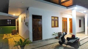 Exterior - Villa Tanzanite Hikkaduwa - Three-Bedroom Apartment (Hikkaduwa)