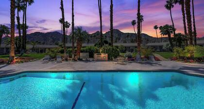 GATED, Spacious 2-bedroom condo in Indian Wells close to restaurants and more.