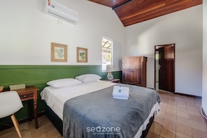 Basic Villa | 5 bedrooms, free WiFi - House in Costa do Sol in Jacuipe w Pool - Ccl0004 (Camaçari)