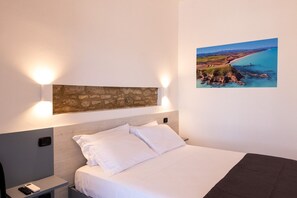 1 quarto, escrivaninha, Wi-Fi, roupa de cama