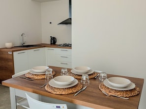 Microwave, oven, cookware/dishes/utensils