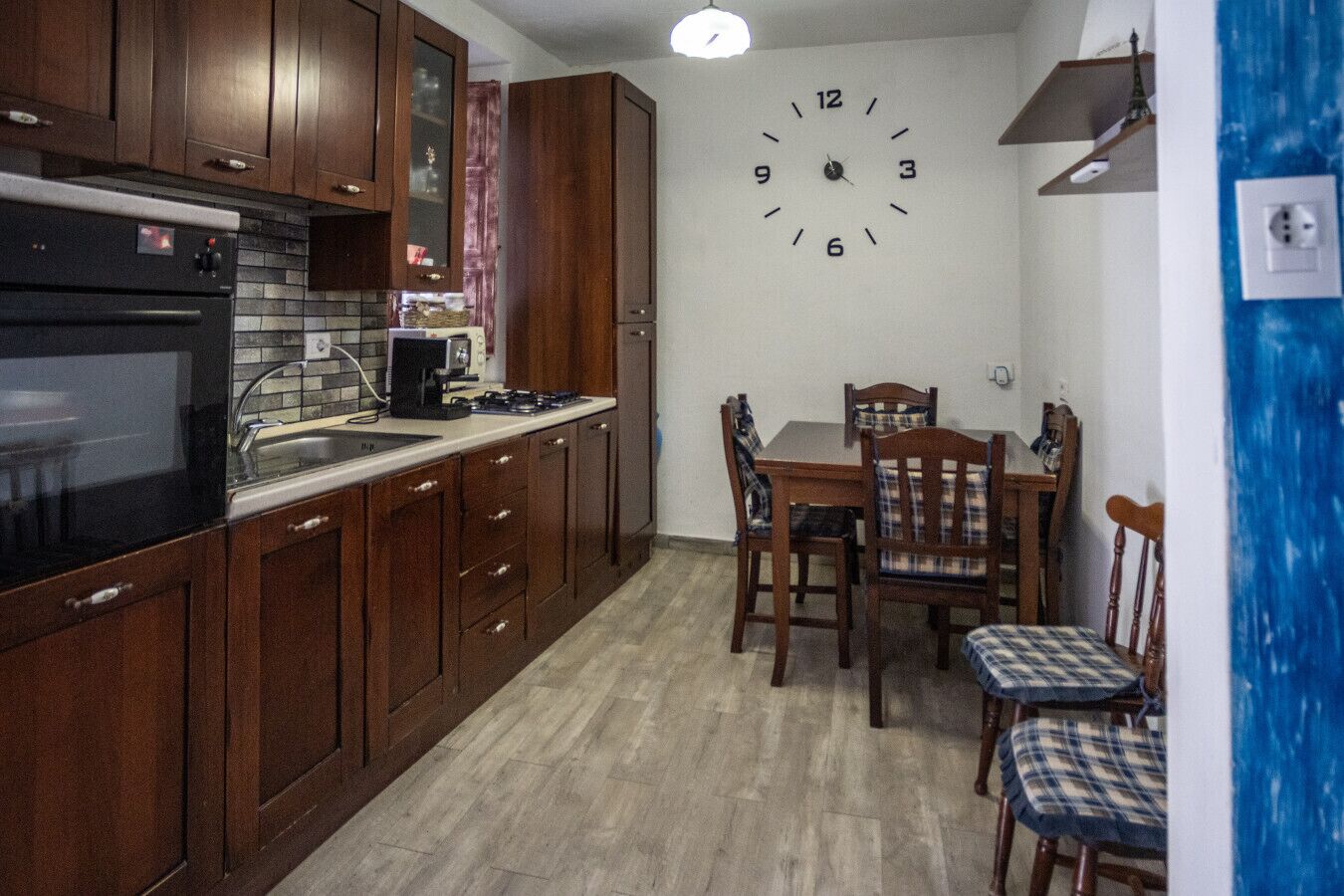 Microwave, coffee/tea maker