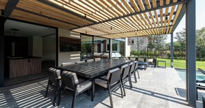 Exclusive-Villa, Bergblick | Terrasse/Patio