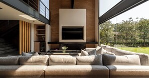 Exclusive Villa, Mountain View | Living room