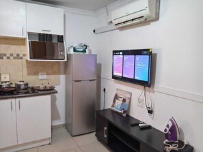 Comfort Apartment, Air conditioning | Living area - Gold Crown Self-catering Apartment (Johannesburg South)