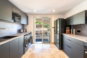 Fridge, microwave, oven, dishwasher