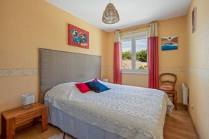 3 bedrooms, iron/ironing board, free WiFi