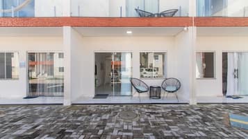 Apartemen Basic | Detail eksterior